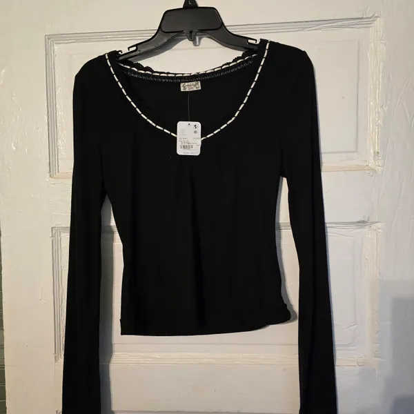 Free People Black Ribbed V-Neck Long Sleeve Top - Image 2