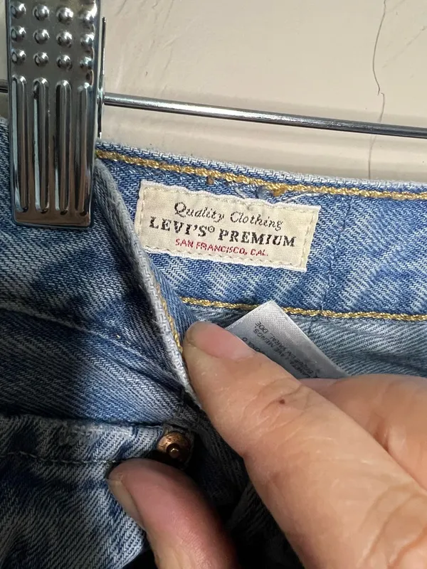 Levis 501’s Premium‎ Cropped High Rise Straight Leg Button Fly Luxor Denim Jeans - Image 7