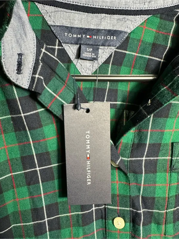 H39. Women’s Tommy Hilfiger Green Plaid Button-Up Shirt - Image 3