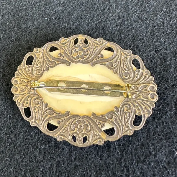 Vintage Cream Rose Cameo Brooch‎ Antiqued Gold Tone Filigree Floral Pin 2in EUC - Image 4