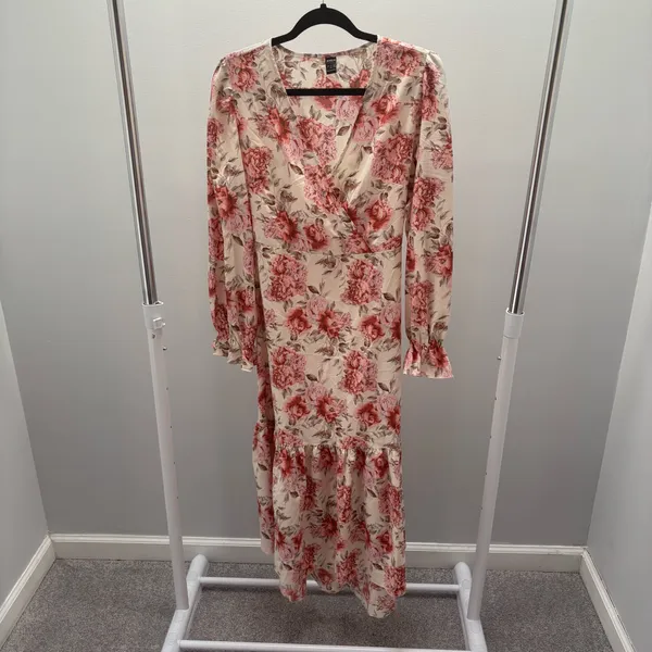 SHEIN Cream & Pink Floral Surplice 3/4 Sleeve Maxi Dress with Belt - Image 2