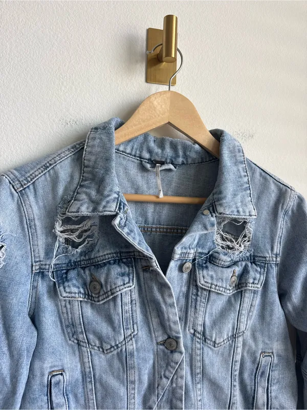 Free People Rumors Distressed Denim Jacket Light Wash Medium - Image 4