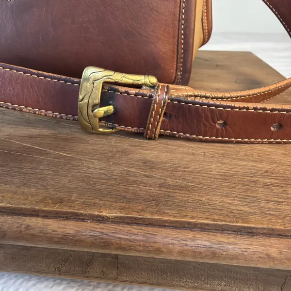Rancho Dorado Tan/ Brown Leather Bucket Bag - Image 4