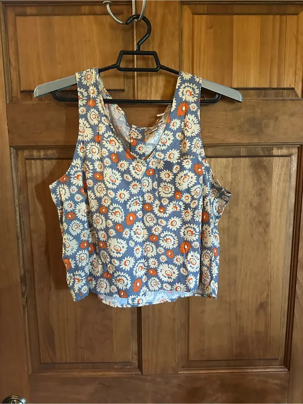 Toad&Co hemp tan Blue Floral Scoop Neck Tank with Orange Accents Size large - Image 2
