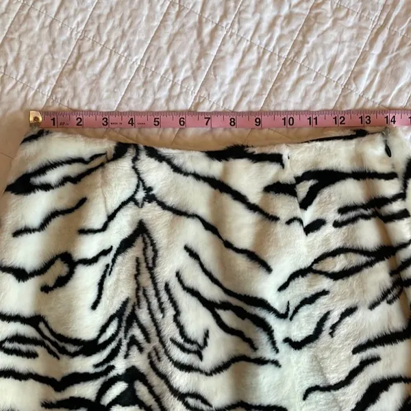 Vintage 90's y2k Fuzzy White Tiger Zebra Mini Skirt - Image 3