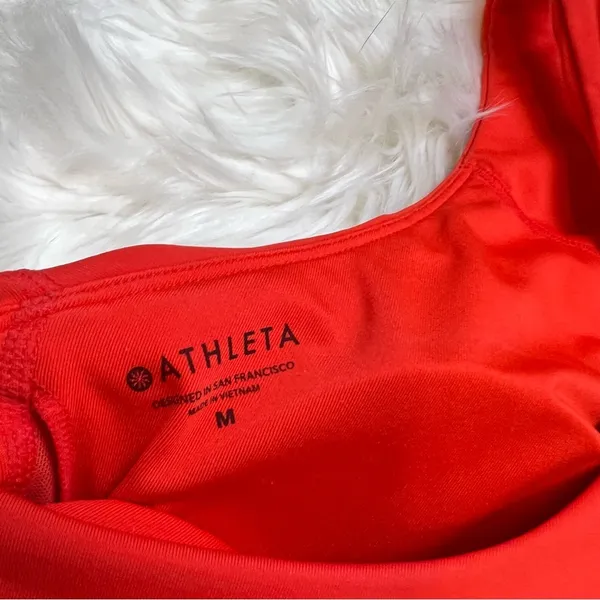 Athleta Conscious Crop A-C Cup Sports Top. Size Medium. - Image 6