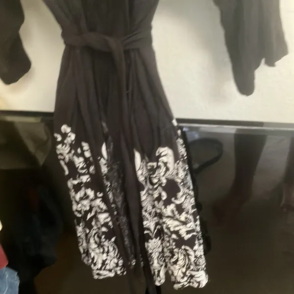 FINAL MARKDOWN Inc intimates tie front robe medium Black - Image 2