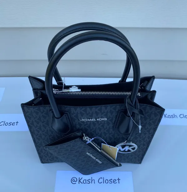 MK Mercer MD Messanger Bag & Key Chain Card Wallet Bundle - Black - Image 2