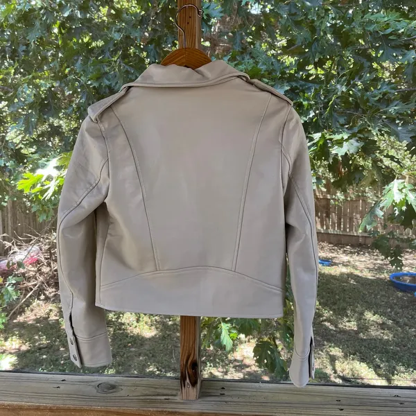 Avara Women's Vegan Leather Cream Colored Cropped Jacket Size S - Image 3