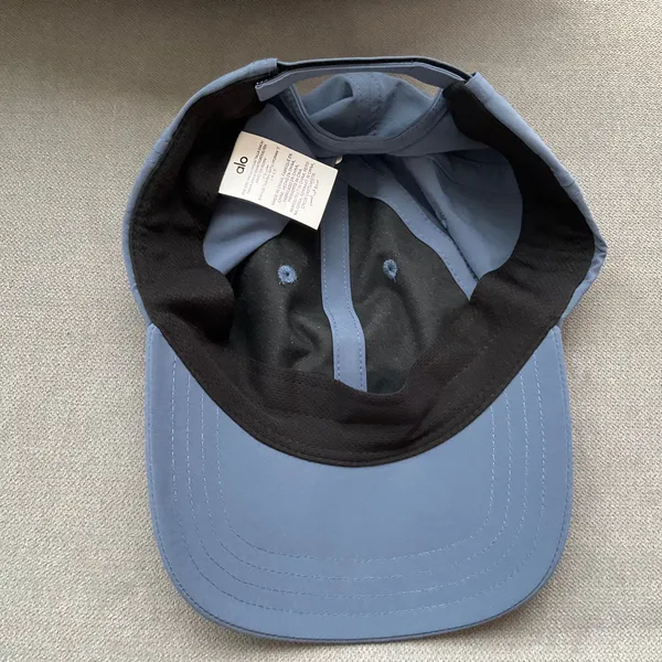 Alo Yoga Performance Off-Duty Cap Bluestone - Image 8