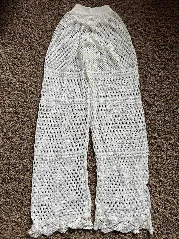SheIn Airy crochet knit with openwork pattern. Elastic waistband for easy fit. Scalloped hem adds feminine detail. Lightweight and breathable for warm days. - Image 5