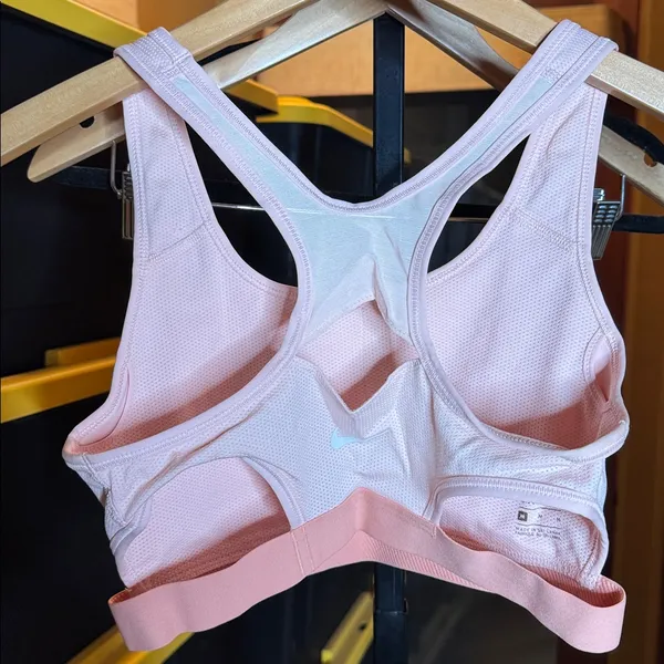 Nike Women's Swoosh Classic Support Sports Bra Peach & White Size Medium - Image 6