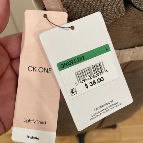 Calvin Klein CK One lightly lined pinkish/beige adjustable strap bra - Image 8
