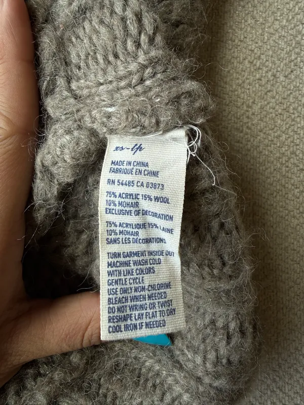 Y2K American Eagle Outfitters Women’s Gray V-Neck Knit Pullover Sweater XS/TP - Image 4