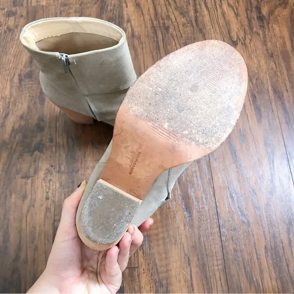 LL Bean Signature • Leather Ankle Boots heeled tan beige bootie zip cap toe - Image 8