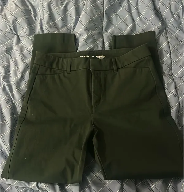 Old Navy Skinny Pixie Pants - Image 4