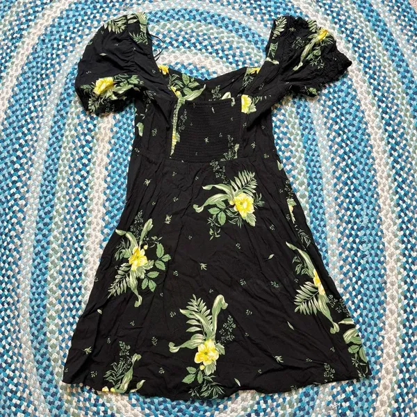 Urban Outfitters Milkmaid Floral Mini Dress Medium Puff‎ Sleeve Dark Romantic - Image 6