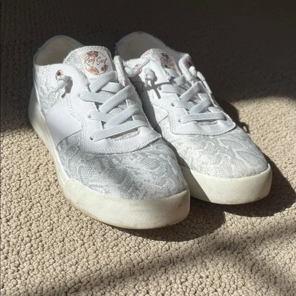 Roxy White Slip-On Snake Pattern Sneakers - Image 2