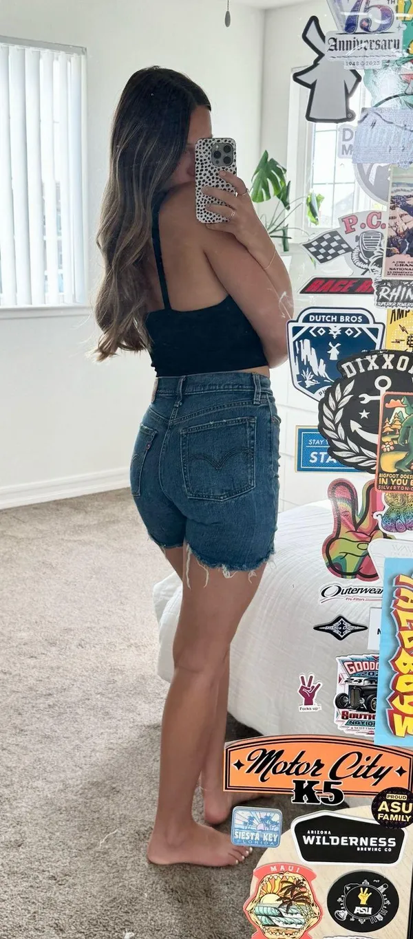 Levi's dark wash Jean shorts - Image 2