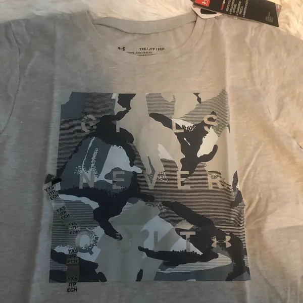 Under Armour T-Shirt Girls Never Quit Gray Camo HeatGear NWT YXS Sporty Athletic - Image 5