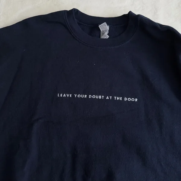 Bitty & Beau’s Coffee Leave Your Doubt At The Door Crewneck Size Medium - Image 5