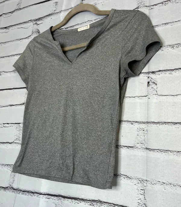 Heart Hips Gray Crop Cut Out T-Shirt V Neck Y2K SZ S Short Sleeve Top Fitted - Image 8