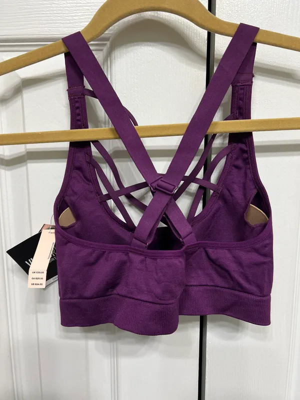 Victoria’s Secret Sports Bra – NWT - Image 2