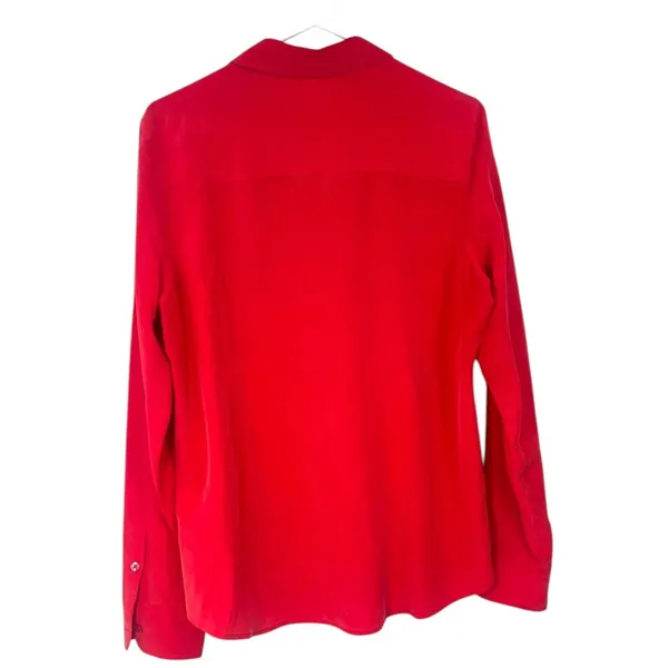 Equipment L Quinne Silk Button Down Up Top Blouse Shirt in red Luxury Basic - Image 4