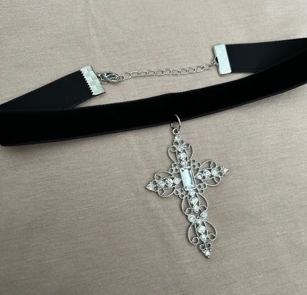 Black Velvet Rhinestone Cross Pendant Choker - Image 6