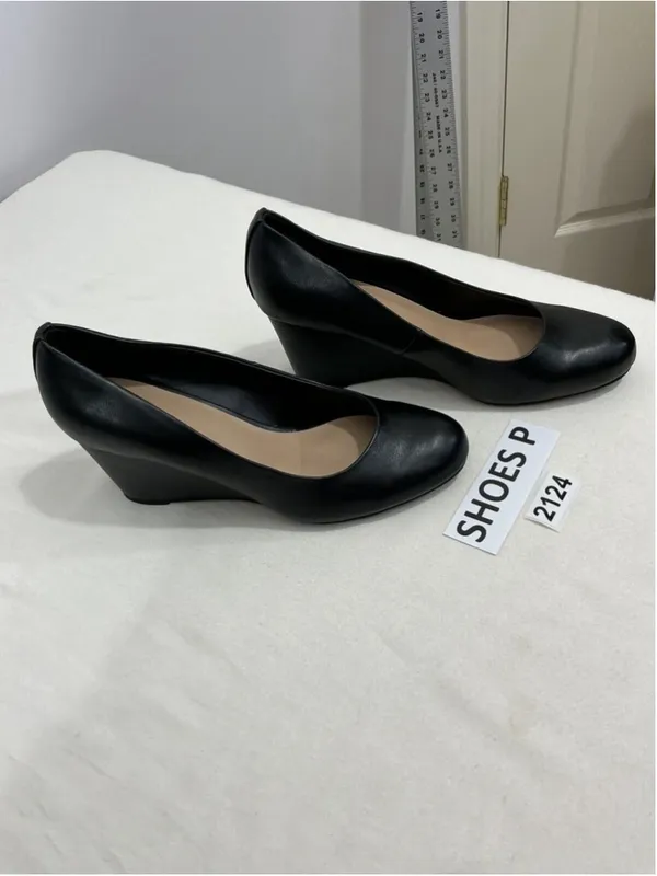 Womans excellent Call It Spring Veegan Black Slip On Wedge Casual Shoes Size 10 - Image 2