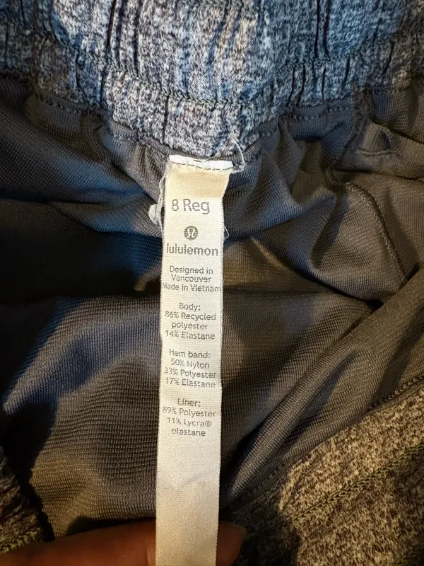 Lululemon Hotty Hot Low-Rise Lined Short 2.5 - Image 5