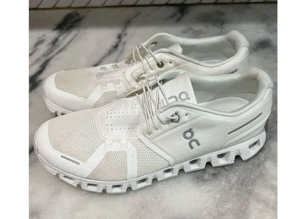 On Cloud Running Shoes Women’s Size 11 White Swiss Engineering CloudTec EU43 - Image 5