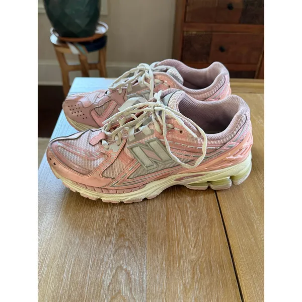 New Balance 1906R Pink Silver Running Shoes M1906NLN‎ Womens 9 Mens 7.5 - Image 3