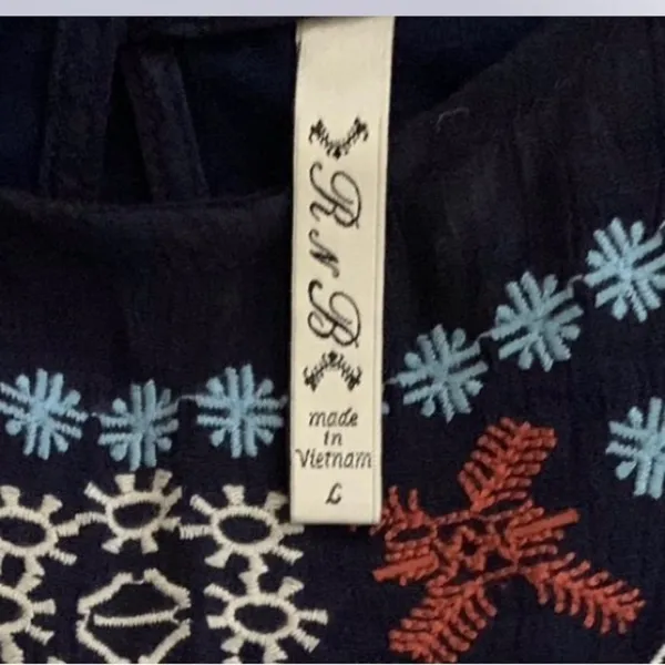 Rich and Beautiful size large Navy Embroidered Sleeveless Top boho Cottagecore - Image 7