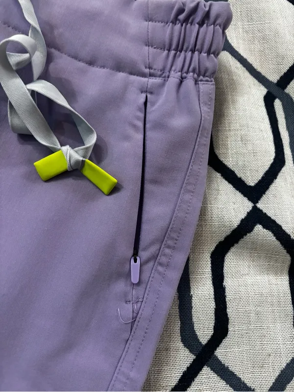 Figs Lavender Dew Evans Skinny scrub pant NWT size XS - Image 4
