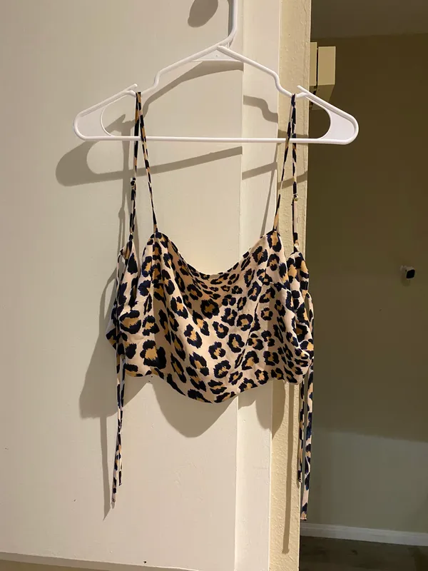 Victoria's Secret Tie Back Animal Print Cute Top, Never Worn - Image 4