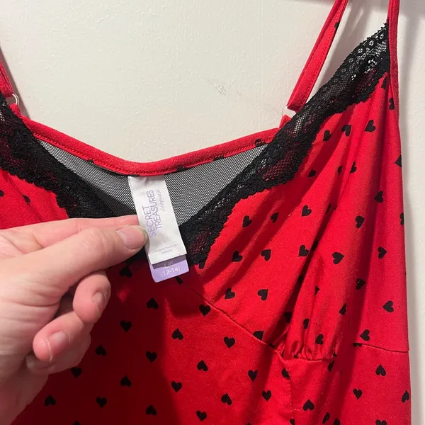 Secret Treasures Red Chemise with Black hearts - Image 3