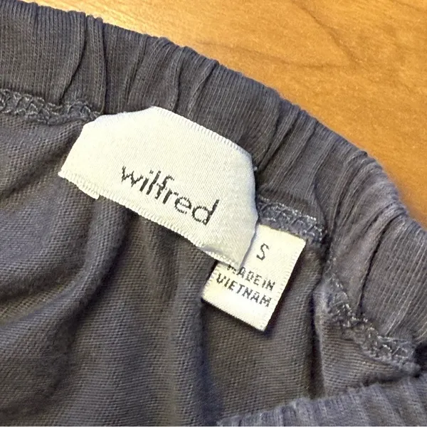 WILFRED ARITZIA Smocked Adelisa Crop Top Grey Off‎ Shoulder Cold Shoulder Small - Image 4