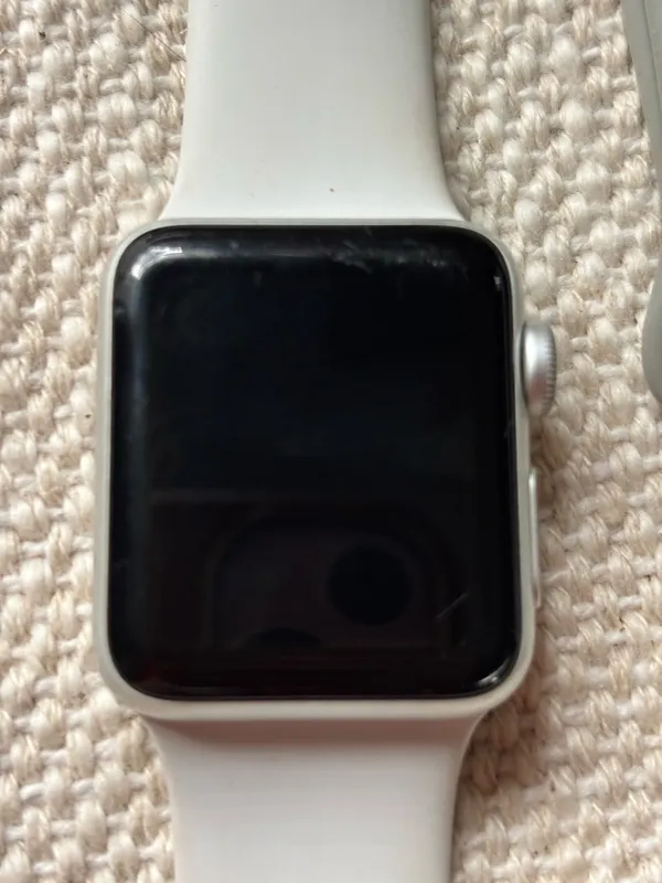 Apple Watch Series 3 38mm - Image 2