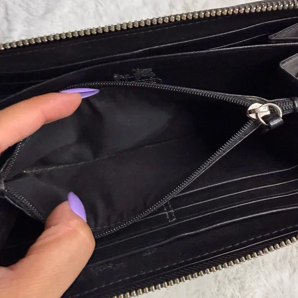 COACH y2k Black Canvas Leatherware Legacy Signature Wallet - Image 7