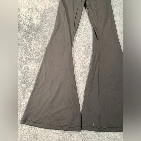Aerie offline real me flare hi-rise short inseam Gray leggings yoga pants medium - Image 2