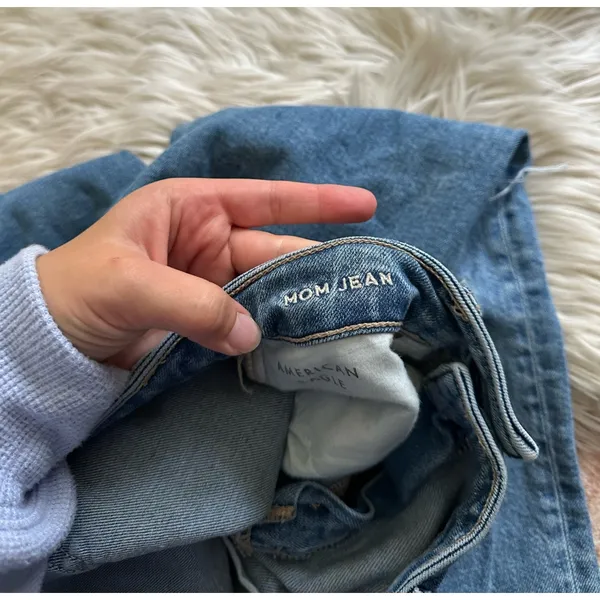 AMERICAN EAGLE Distressed Mom Jeans - Image 6