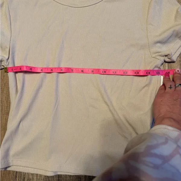 Pink Rose Ribbed Cropped Tee NWT Cream Size Large - Image 6