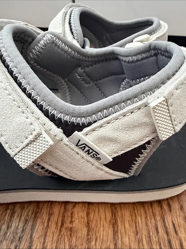 Vans Tri-Lock Suede White Black Sandals Women's Size 9 New without Tags - Image 4