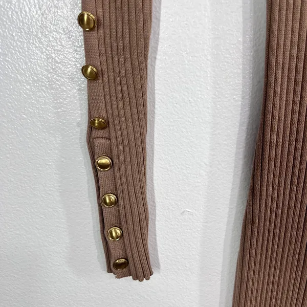 Bebe Ribbed Knit Bodycon Dress Womens XS Sesame Tan Gold‎ Button Shoulder Slit - Image 10