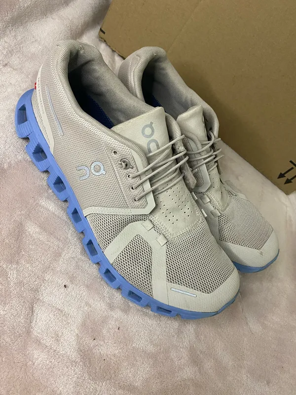 On Cloud Engineering Women's Running Shoes Size 11 - Image 2