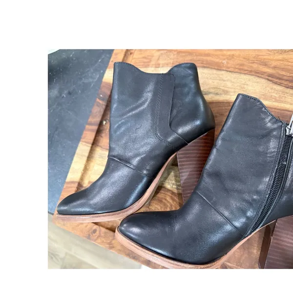 Halogen Black Leather Ankle Boots Almond Toe Stacked Block Heel Size 7.5M - Image 4