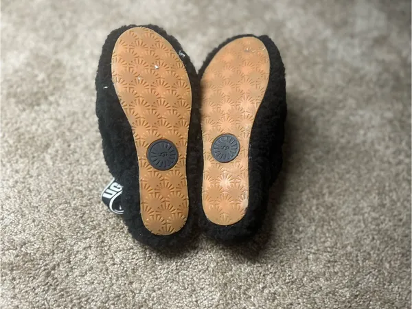 UGG Black Fuzzy Logo Strap Slide Sandals 6. No flaws - Image 3