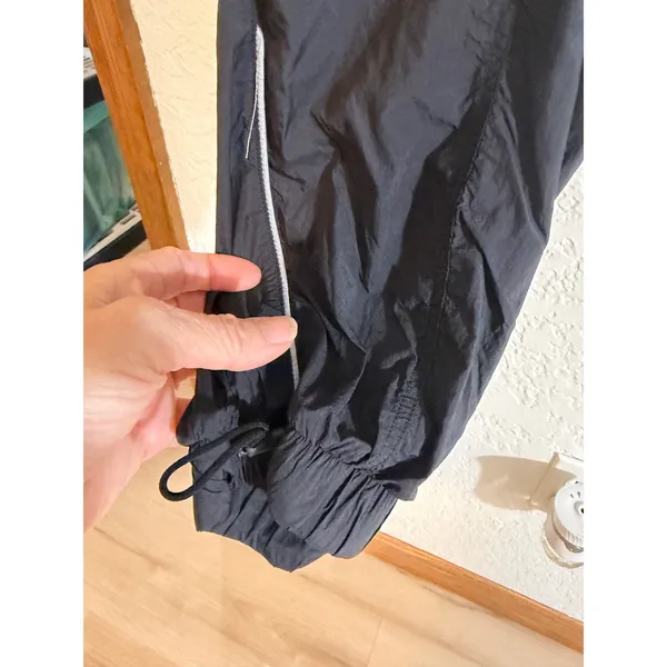 Fabletics Jogger Pants Black M Womens Nylon Activewear Lightweight High Rise - Image 10