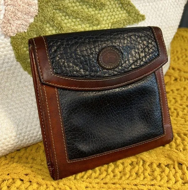 Dooney & Bourke Vintage Leather Wallet w Kisslock Change Section - Image 2